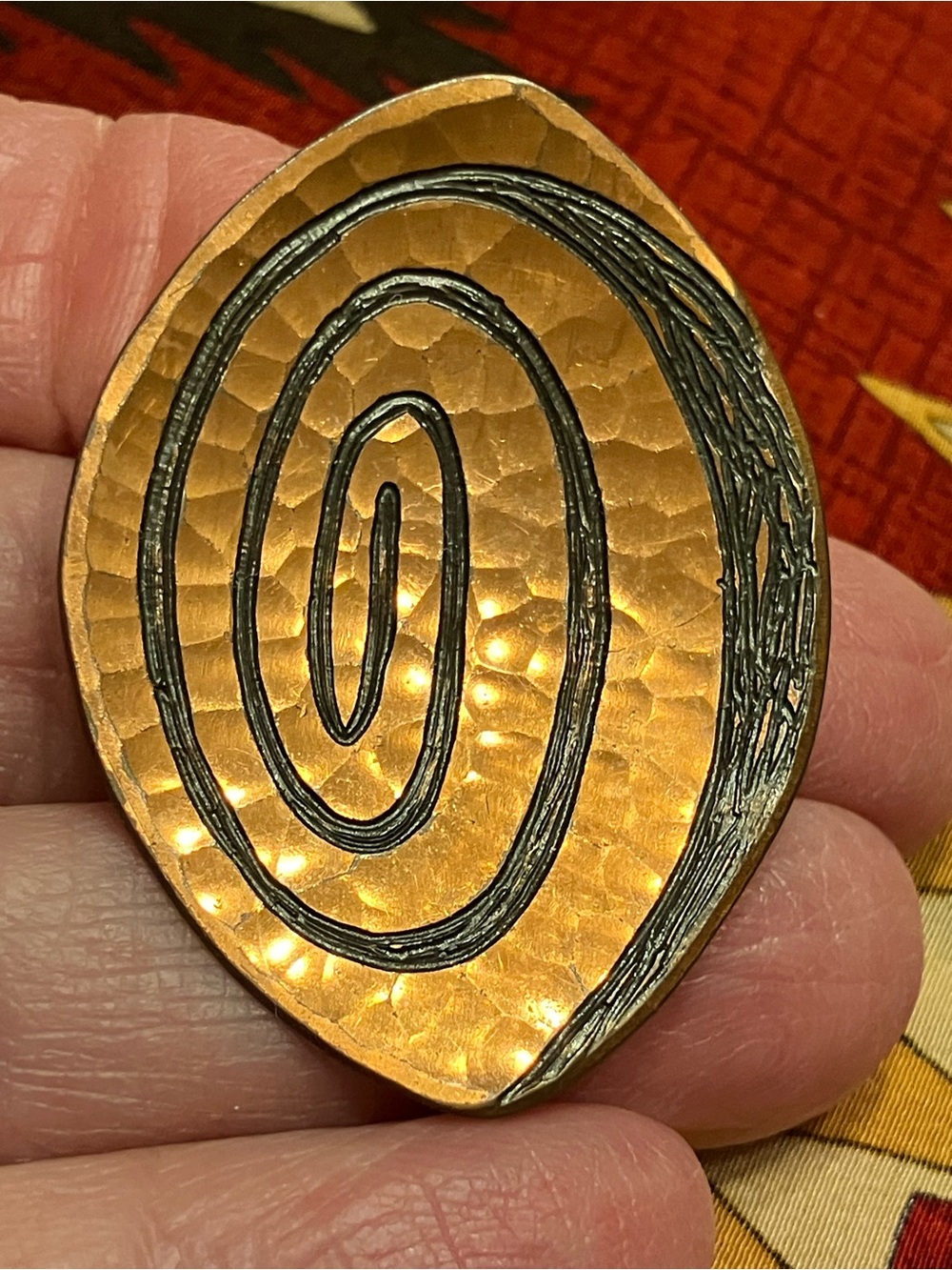 TWO HAND CRAFTED MODERNISTIC COPPER BROOCHES VINTAGE - Picture 14 of 15